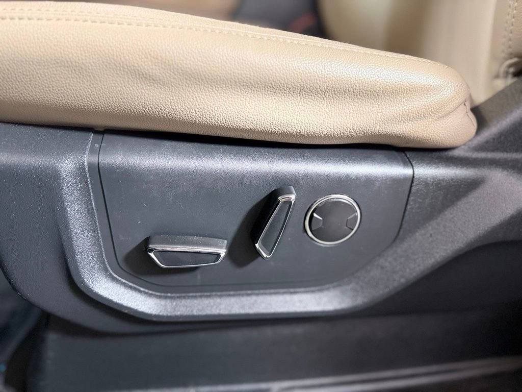 Used 2023 Ford Expedition Limited image 17