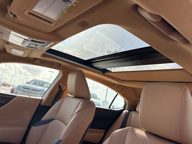 Certified 2024 Lexus ES 350 w/ Technology Package FWD image 22