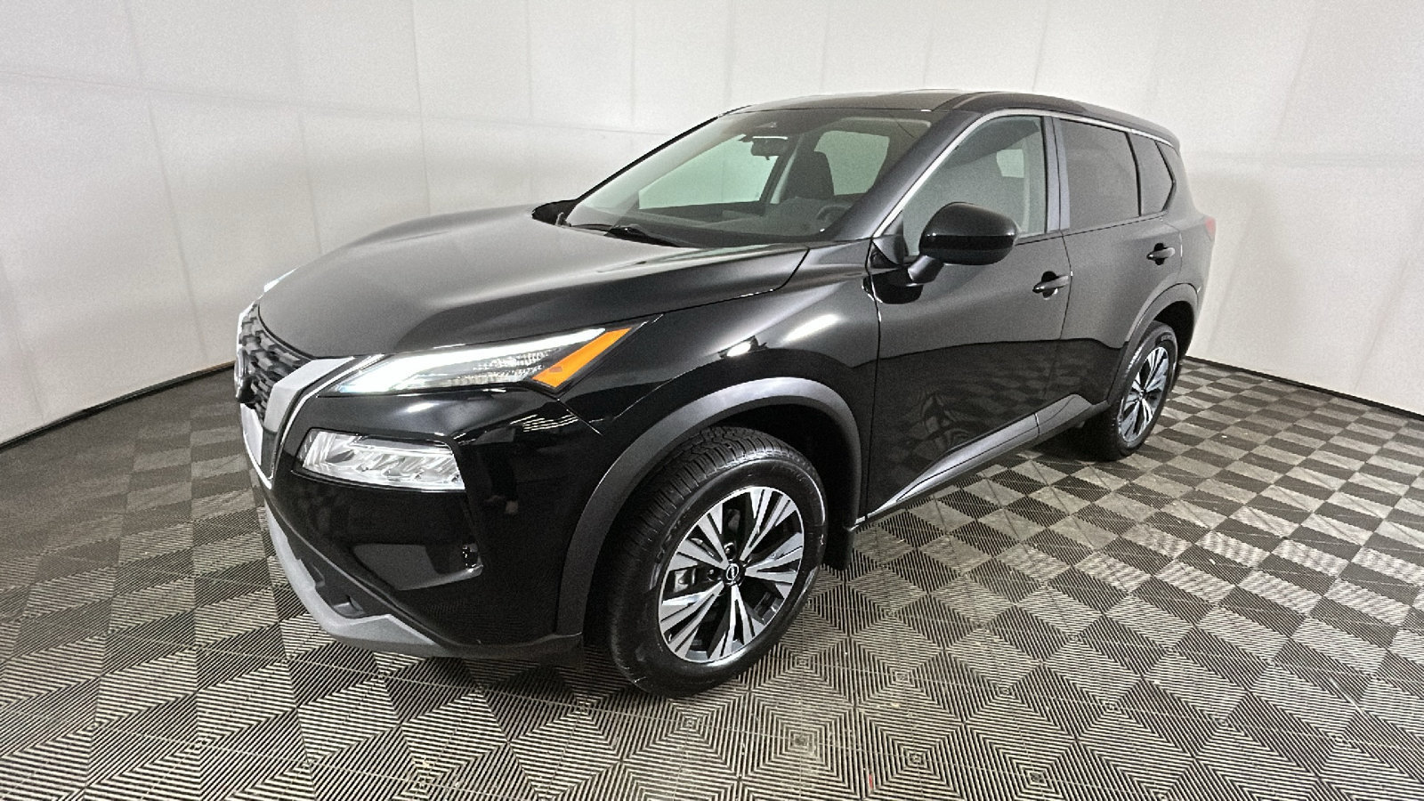 Used 2023 Nissan Rogue SV AWD/4WD image 8