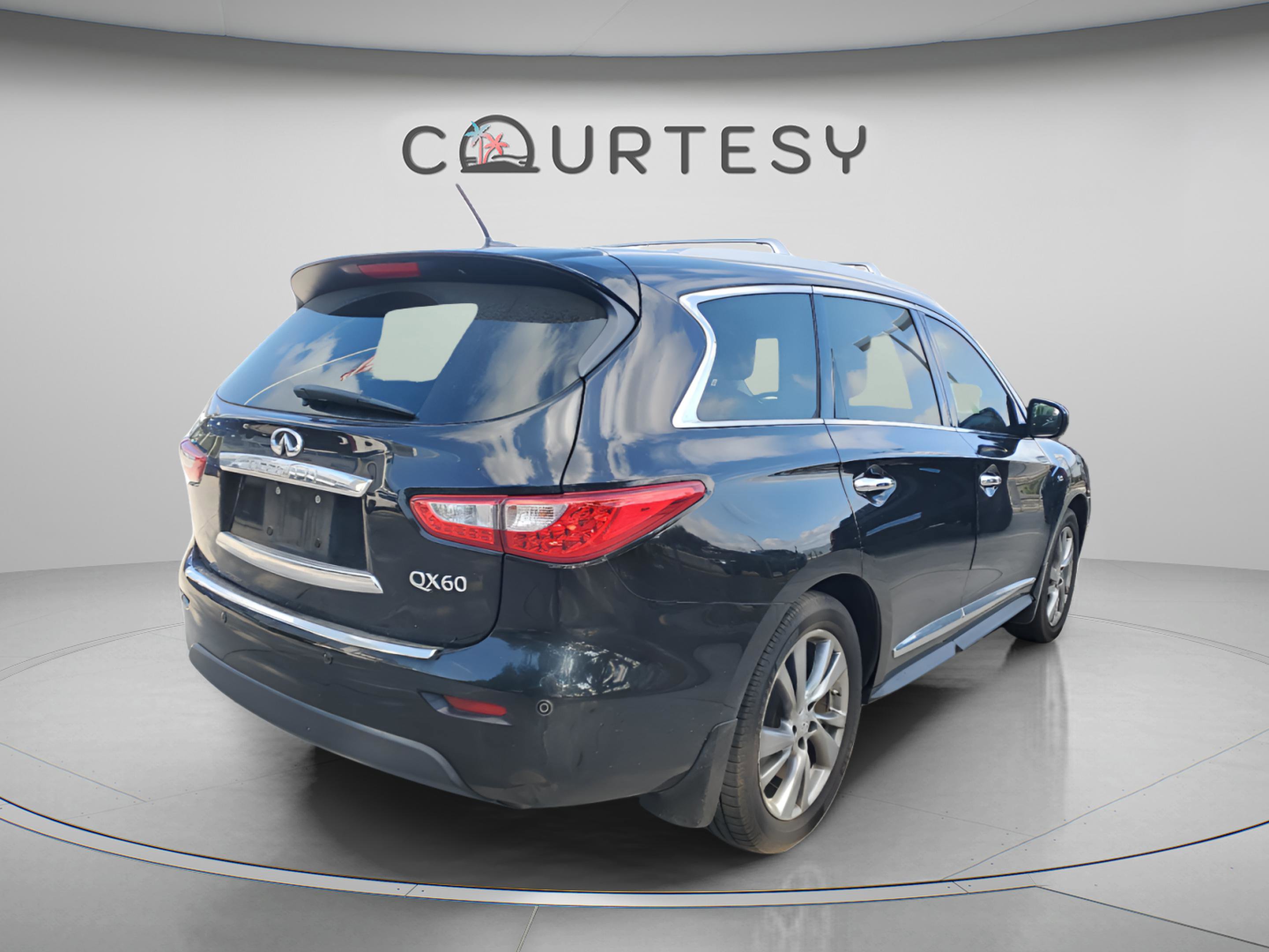Used 2015 INFINITI QX60 FWD w/ Deluxe Touring Package image 3