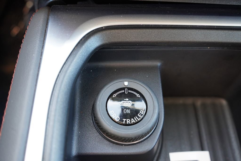 Certified 2025 Ford Expedition Active image 34