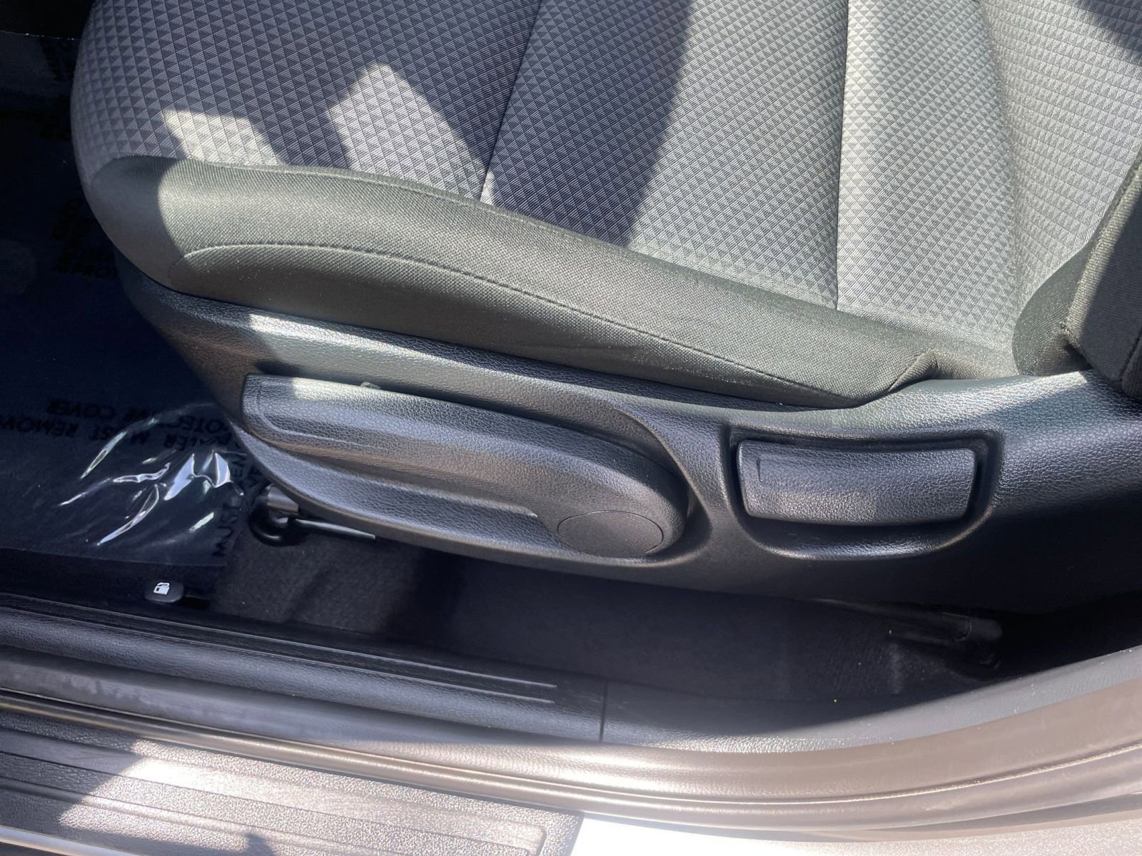 Used 2025 Kia Soul LX w/ LX Technology Package FWD image 22