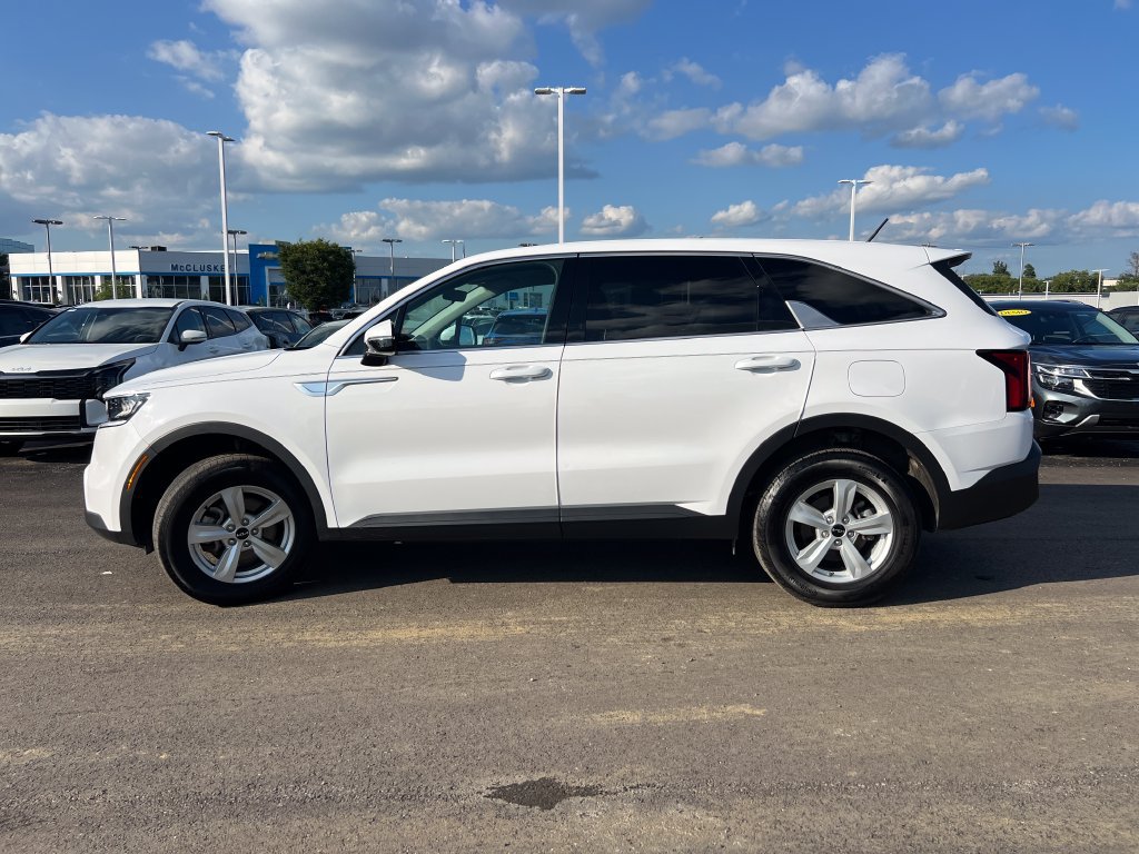 Certified 2023 Kia Sorento LX AWD/4WD image 7