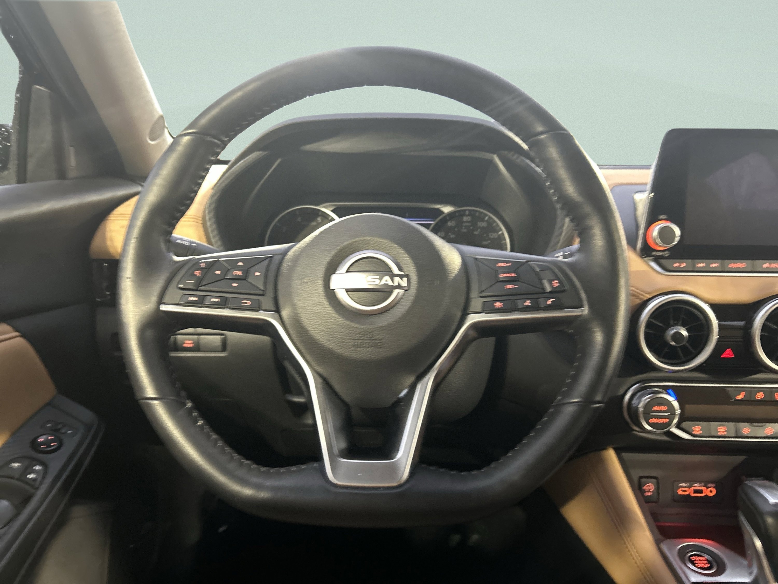 Used 2025 Nissan Sentra SV w/ SV Premium Package image 15