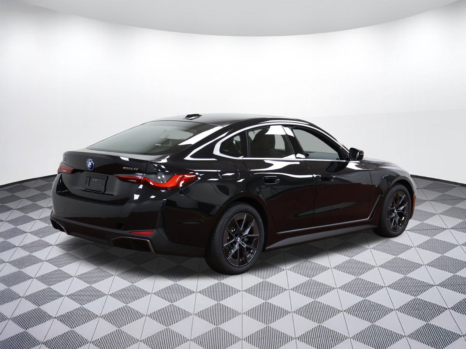 Used 2025 BMW i4 eDrive40 w/ Premium Package image 7