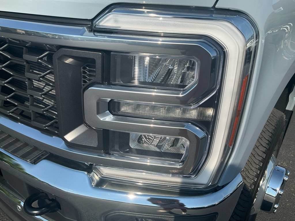 New 2026 Ford F350 King Ranch w/ Chrome Package AWD/4WD image 9