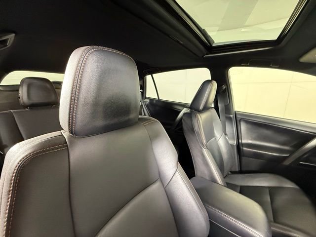 Used 2018 Toyota RAV4 SE w/ Power Extra Value Package AWD/4WD image 35