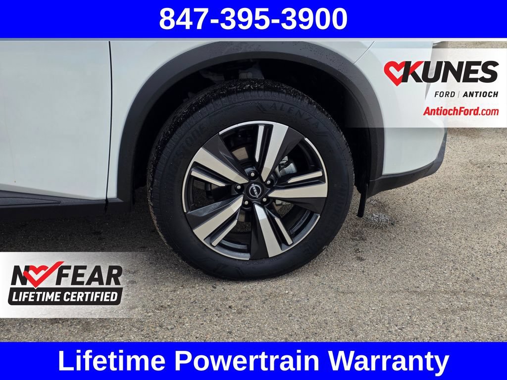 Used 2025 Nissan Rogue SL w/ SL Premium Package FWD image 13
