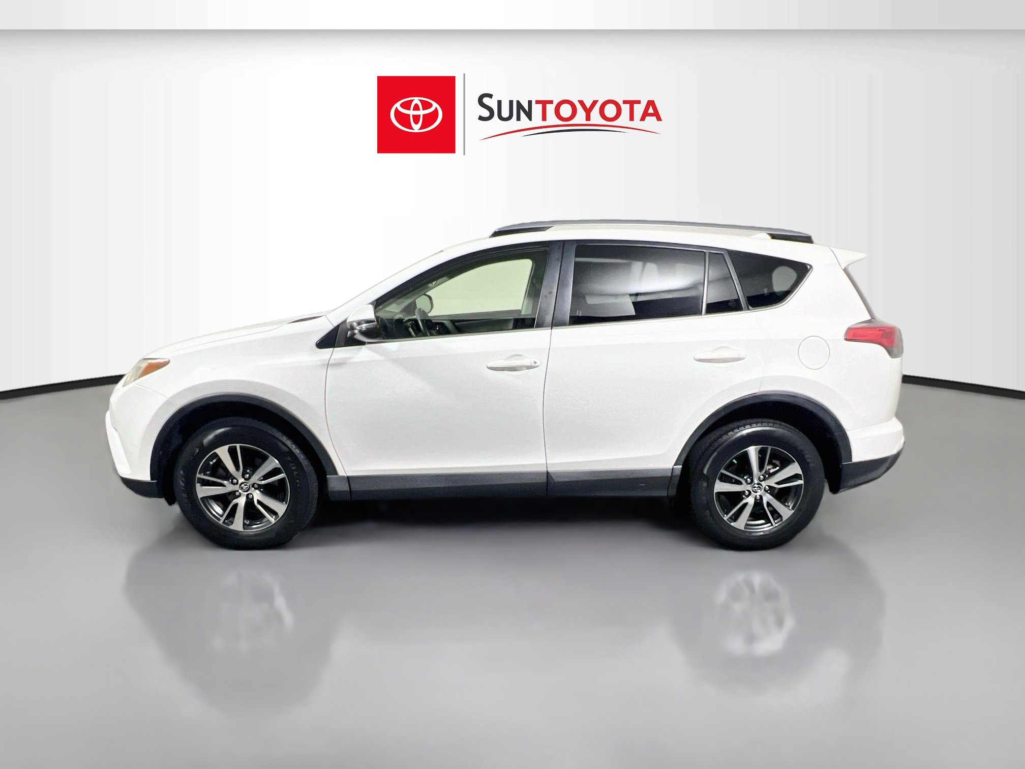 Used 2018 Toyota RAV4 XLE FWD image 7