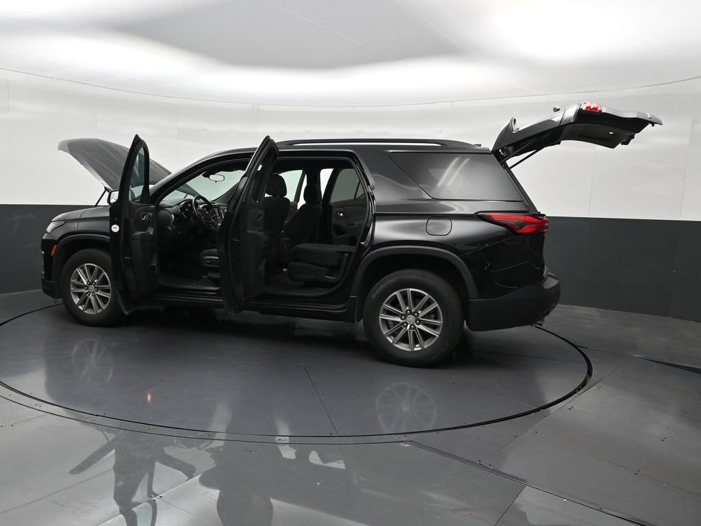 Used 2023 Chevrolet Traverse LT FWD image 35