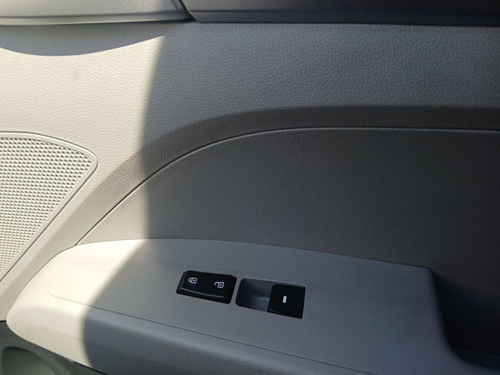 Used 2019 Hyundai Elantra SE FWD image 10
