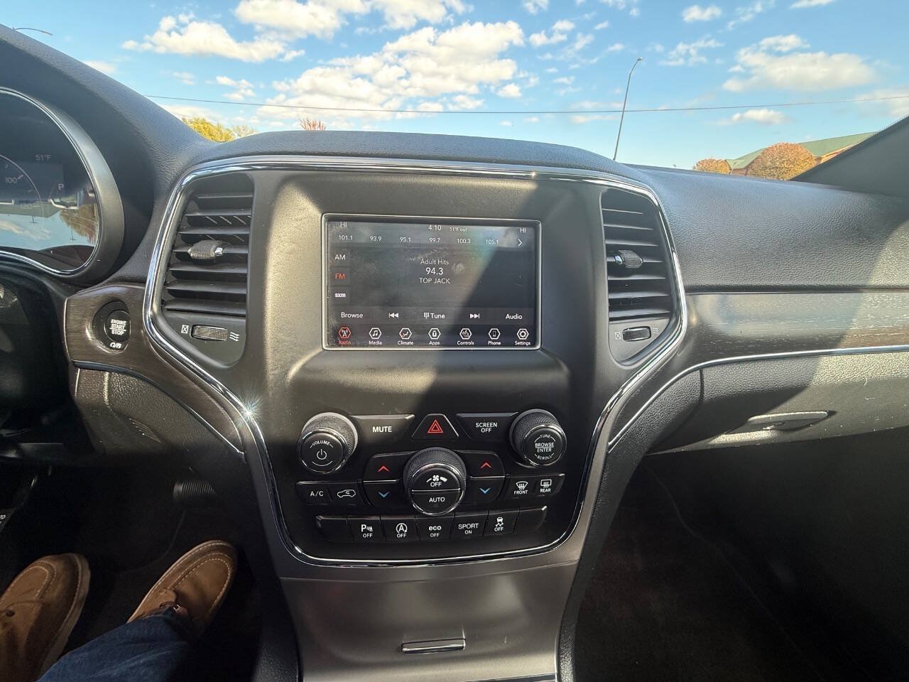 Used 2018 Jeep Grand Cherokee Limited AWD/4WD image 21