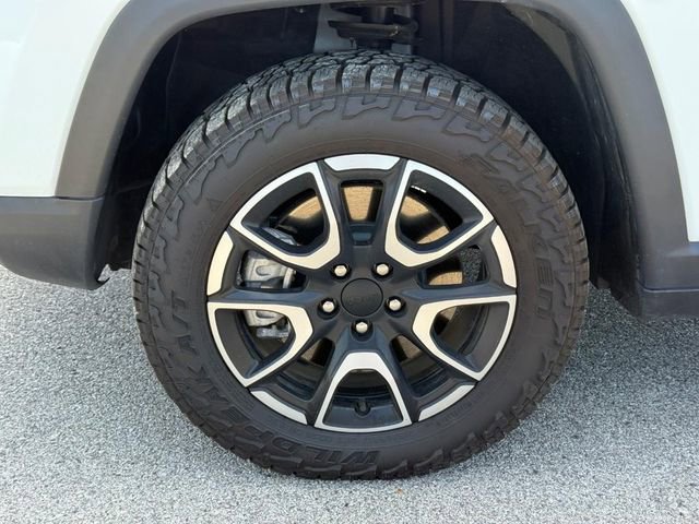 Used 2024 Jeep Compass Trailhawk image 7