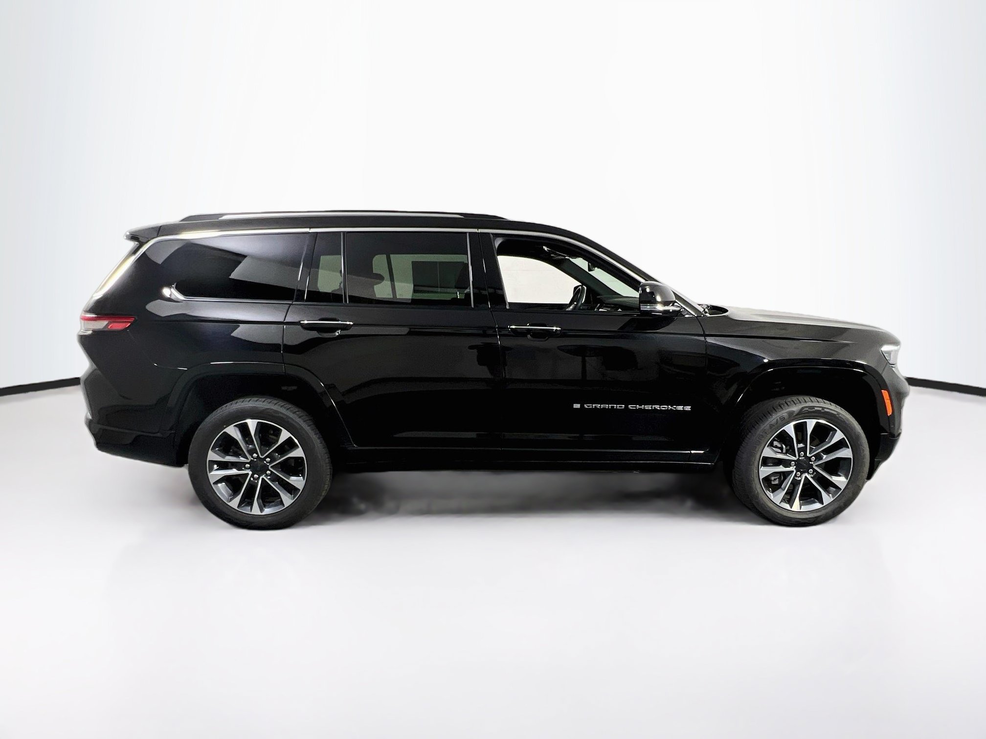 Used 2023 Jeep Grand Cherokee L Overland AWD/4WD image 4