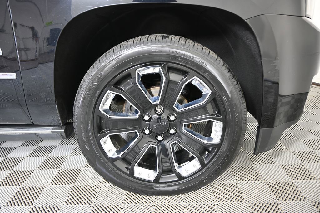 Used 2020 GMC Yukon XL Denali w/ Denali Ultimate Black Edition AWD/4WD image 11
