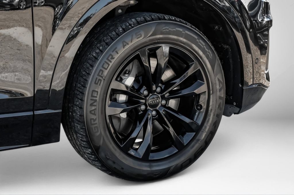 Used 2022 Audi Q8 Premium Plus AWD/4WD image 55