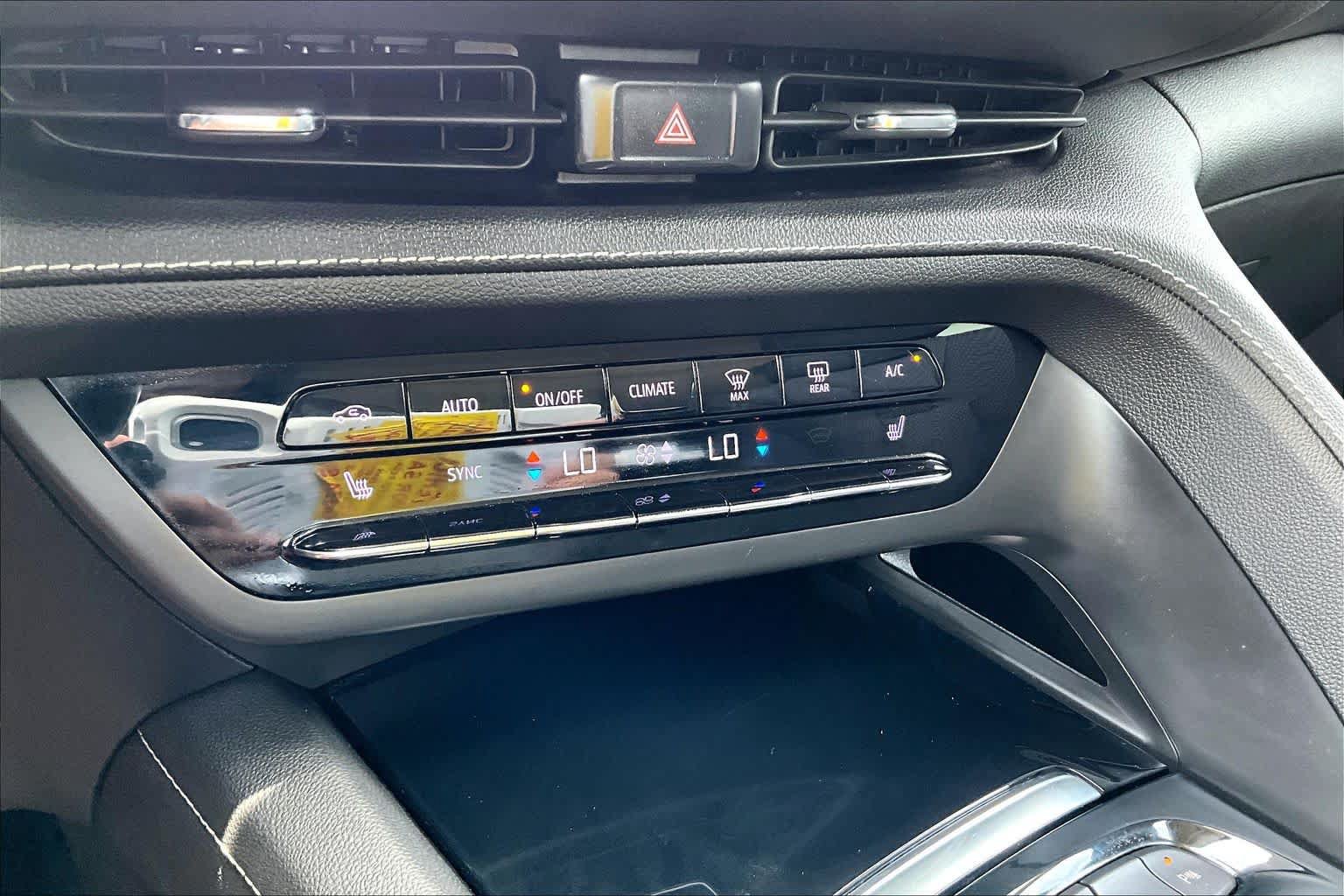 Used 2021 Buick Envision Preferred FWD image 31