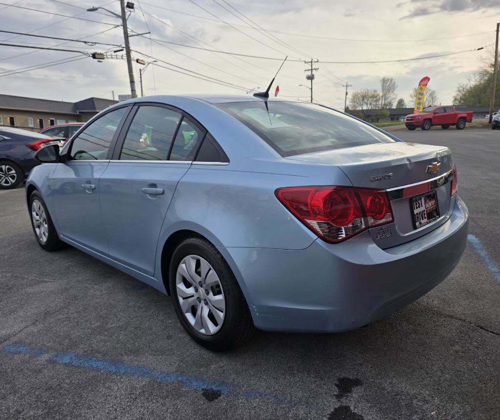 Used 2012 Chevrolet Cruze LS FWD image 4