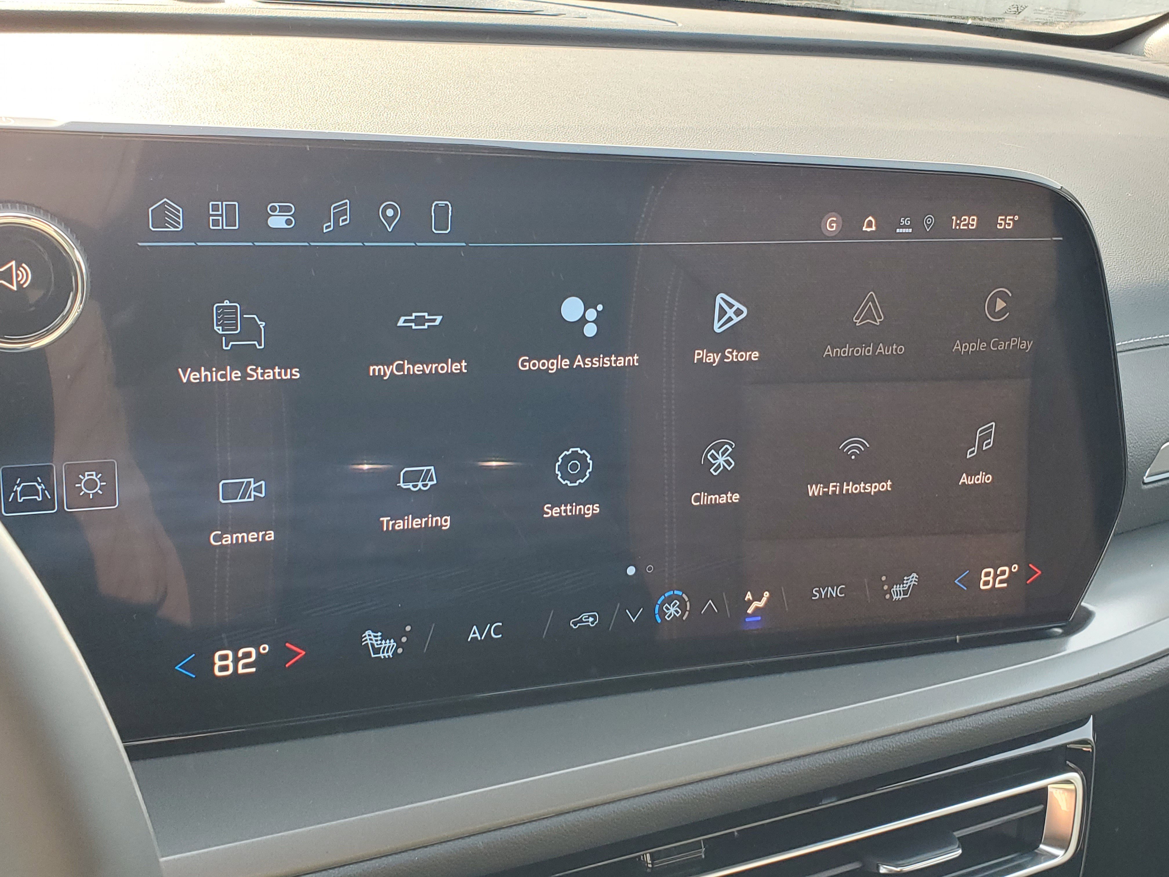 New 2026 Chevrolet Traverse LT w/ Sun and Wheel Package image 17