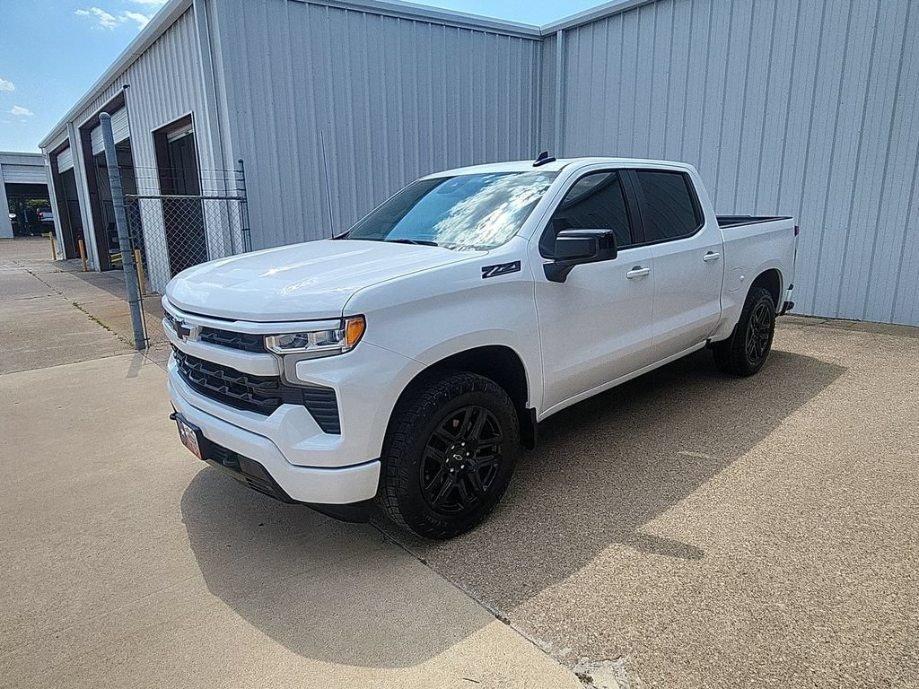 Used 2024 Chevrolet Silverado 1500 RST AWD/4WD image 4