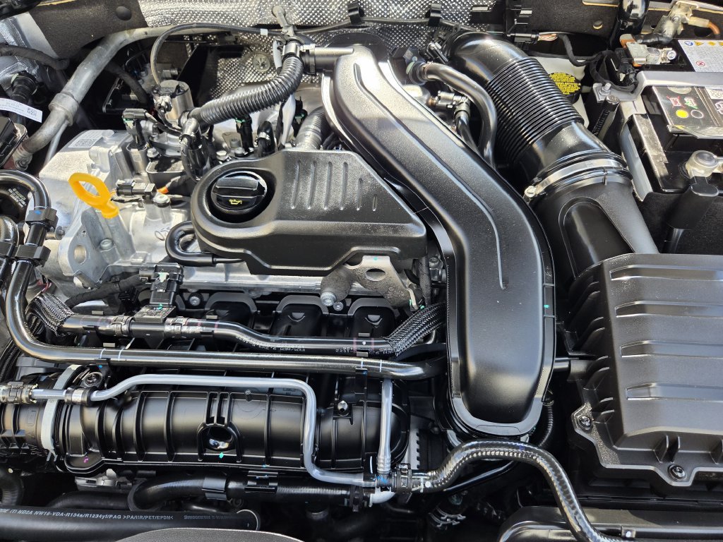 Used 2026 Volkswagen Jetta Sport FWD image 24