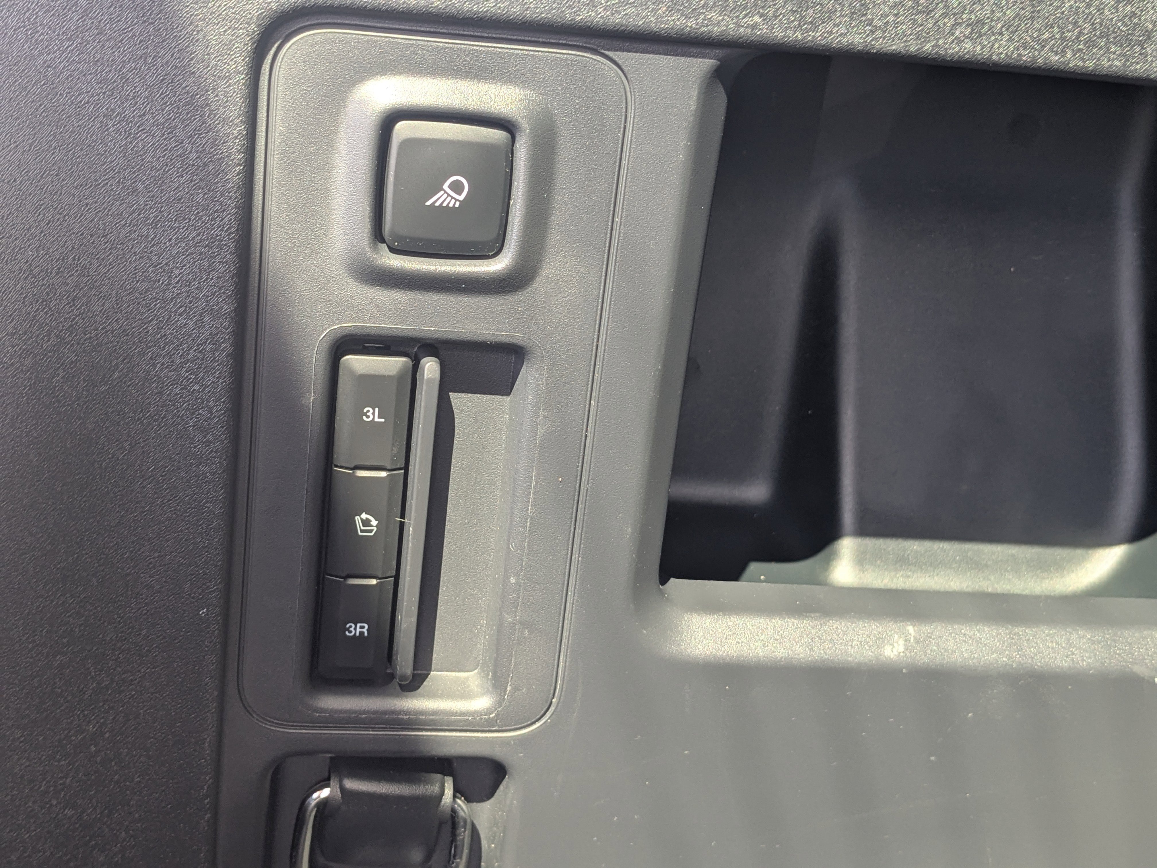 Used 2025 Ford Expedition Active image 15