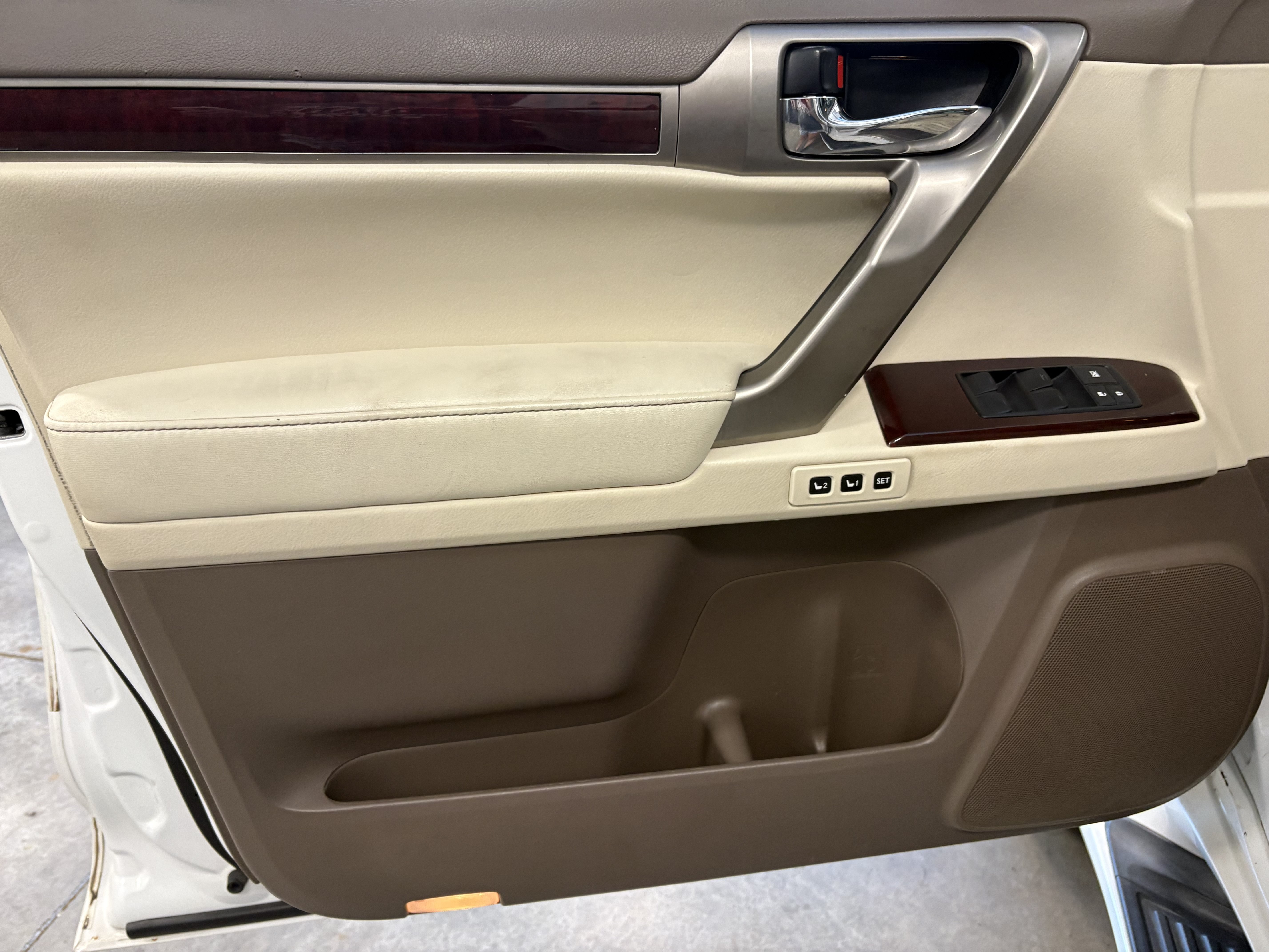 Used 2016 Lexus GX 460 w/ Premium Package AWD/4WD image 7