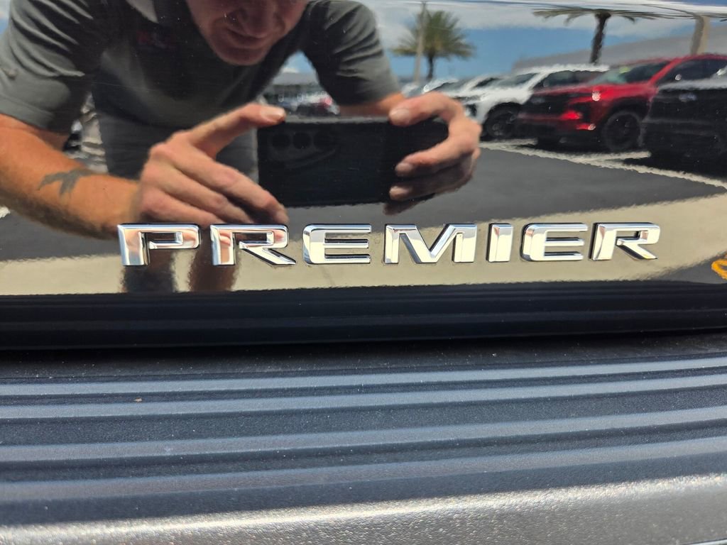 Certified 2025 Chevrolet Tahoe Premier AWD/4WD image 15