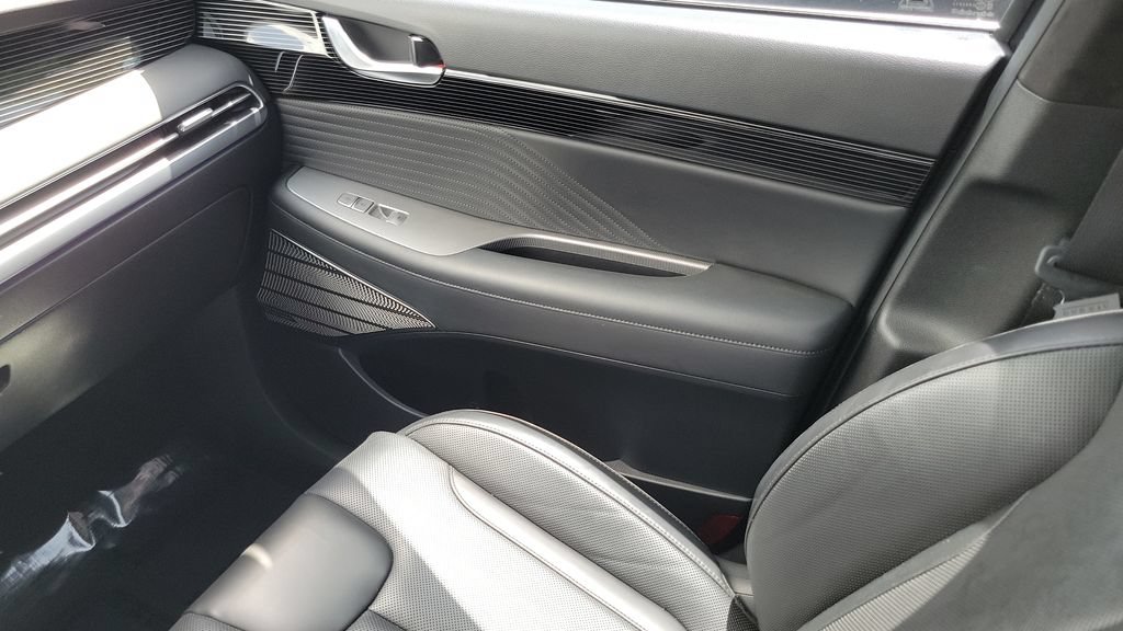 Certified 2023 Hyundai Palisade Calligraphy FWD image 13