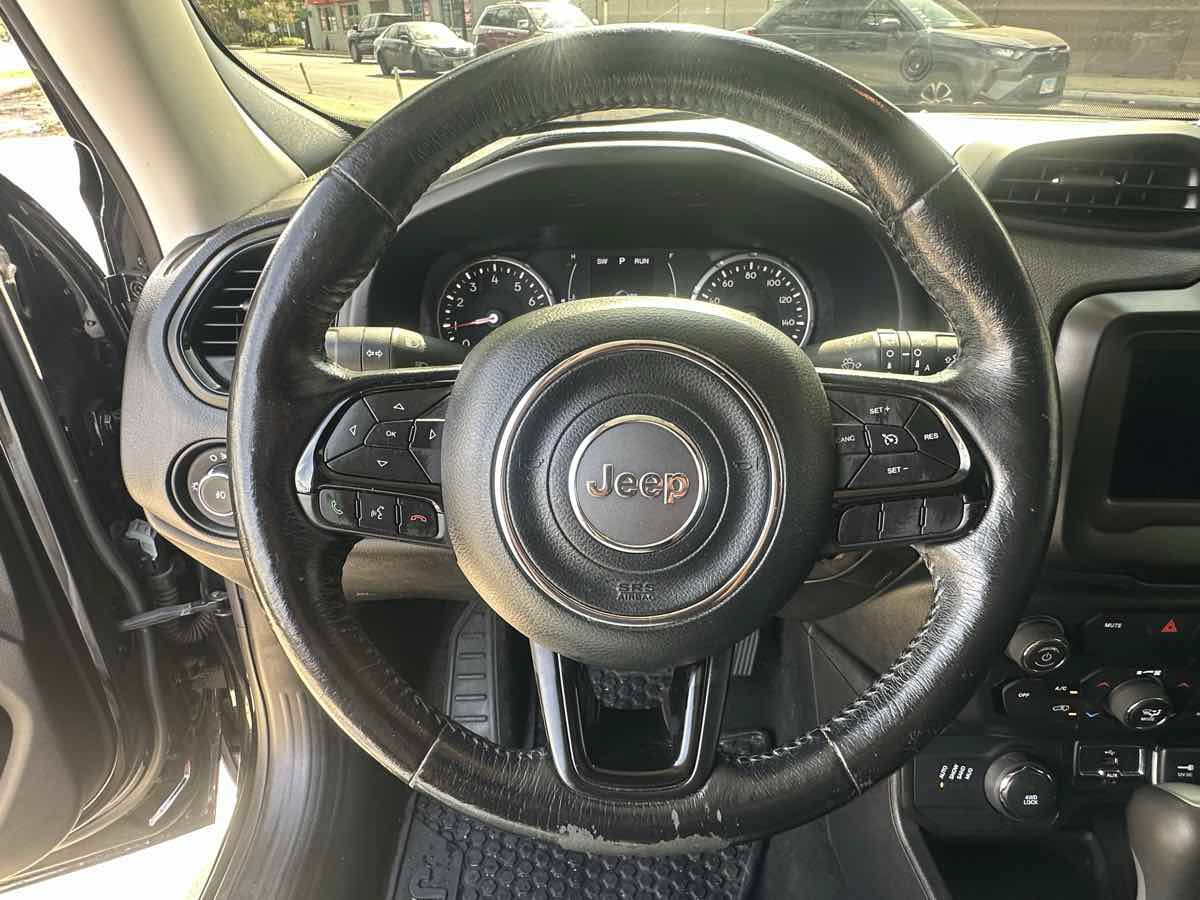 Used 2019 Jeep Renegade Altitude w/ Quick Order Package 2XM AWD/4WD image 13