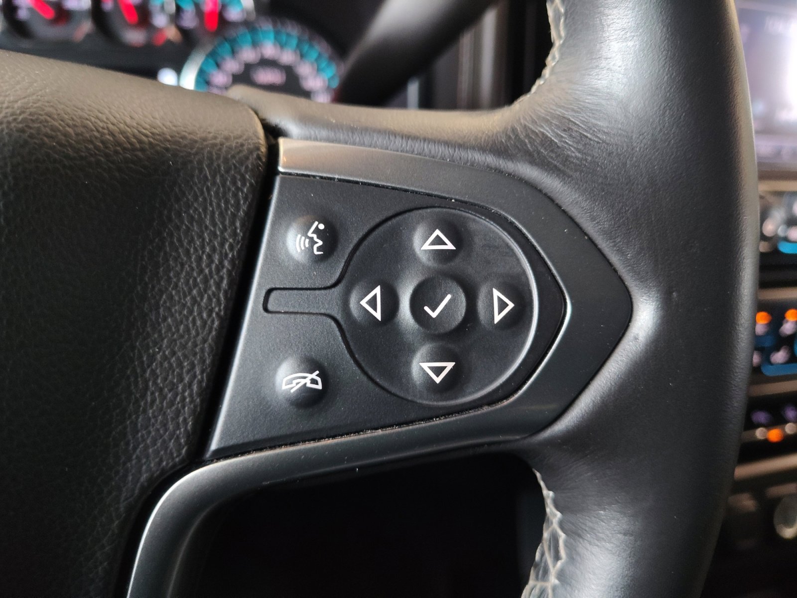 Used 2016 Chevrolet Silverado 2500 LTZ w/ Duramax Plus Package AWD/4WD image 17