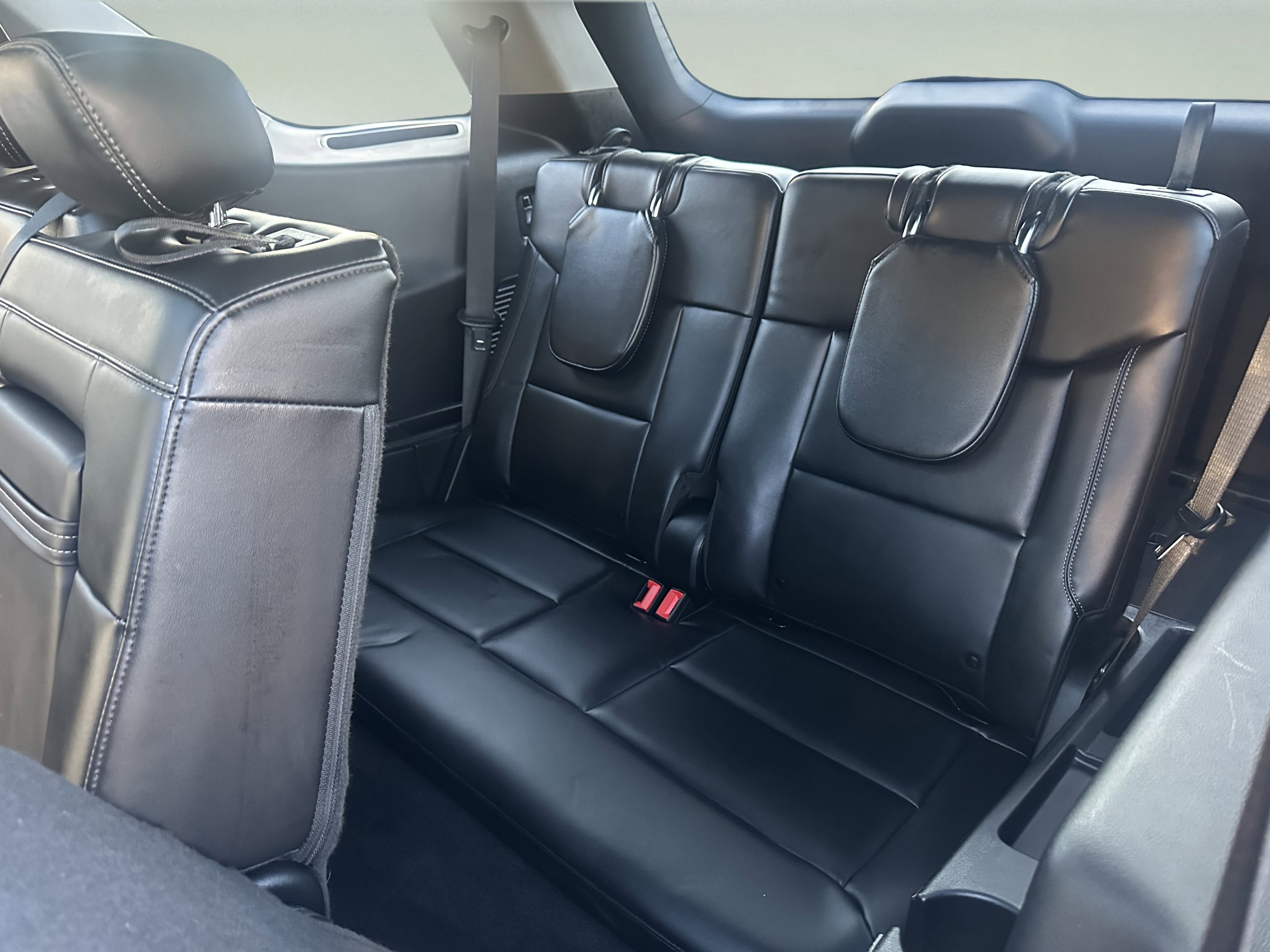 Used 2022 Ford Explorer XLT w/ Equipment Group 202A image 11