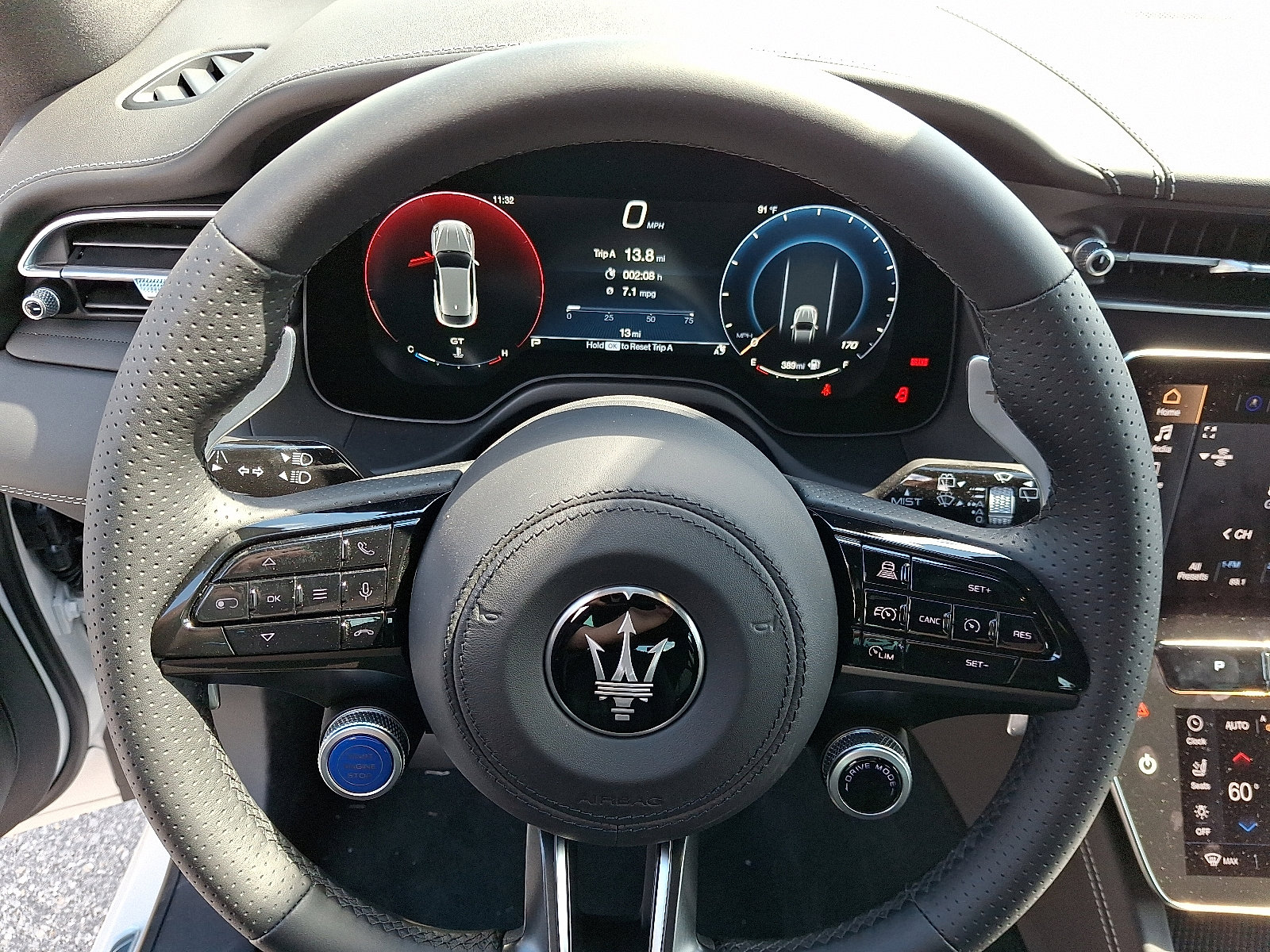 New 2025 Maserati Grecale GT image 9