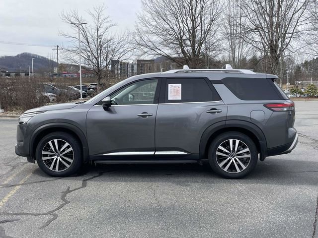 Used 2023 Nissan Pathfinder Platinum w/ Cargo Package image 3