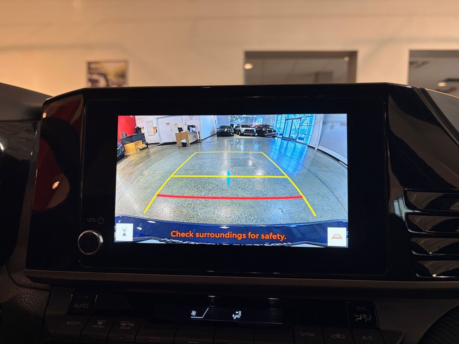 Used 2025 Toyota Camry SE image 18