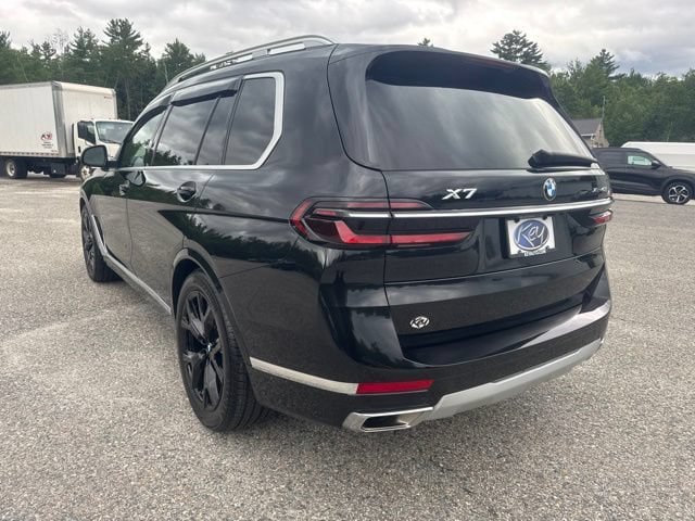 Used 2024 BMW X7 xDrive40i w/ Premium Package AWD/4WD image 5