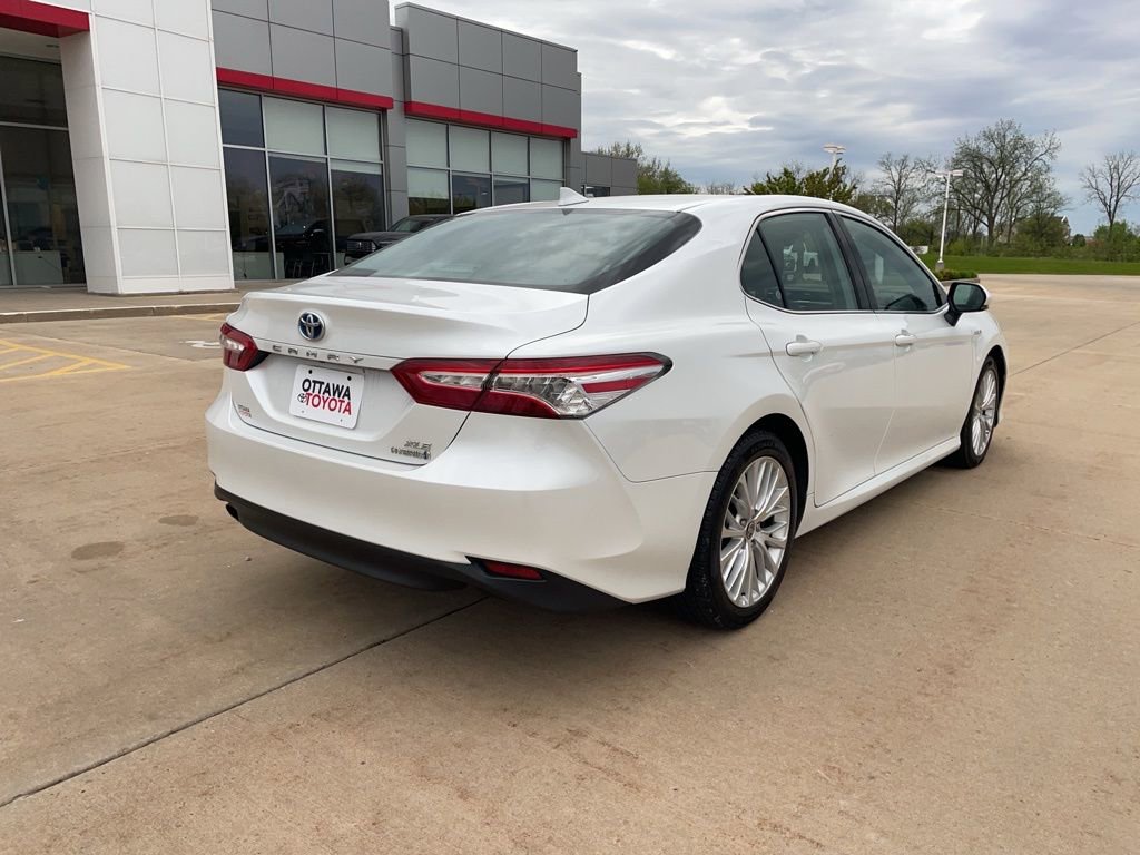 Used 2020 Toyota Camry XLE FWD image 5