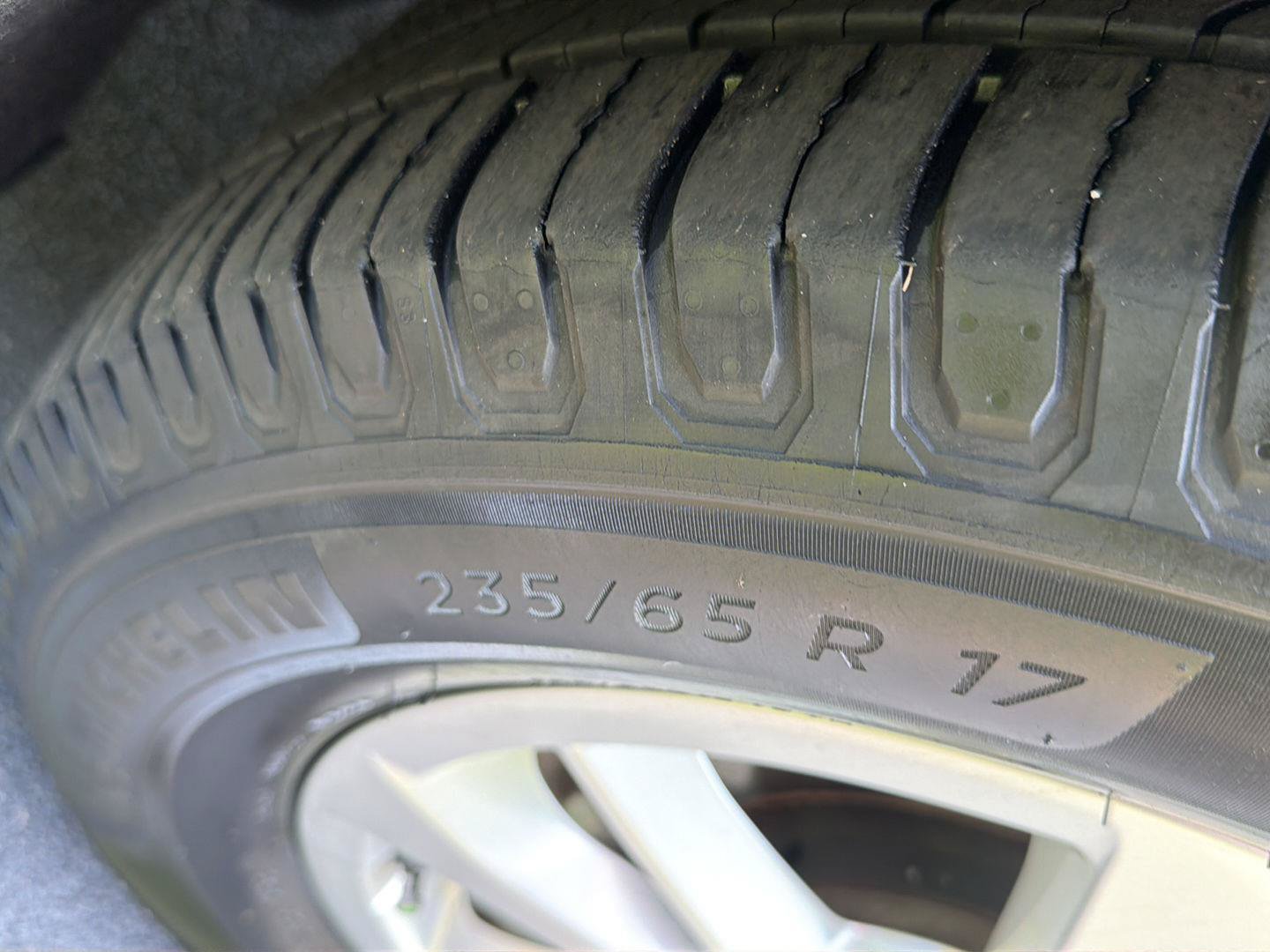 Used 2022 Kia Carnival LX FWD image 37