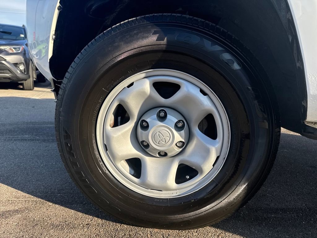 Used 2021 Toyota Tacoma SR w/ SR Convenience Package image 28