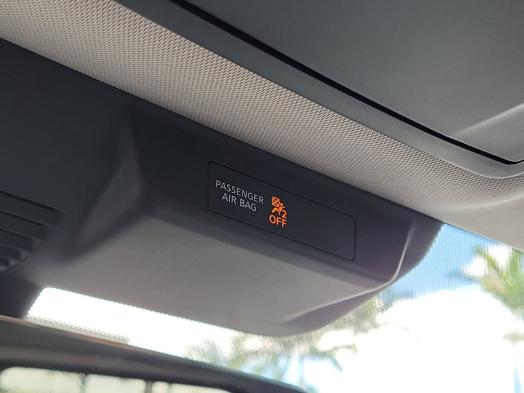 New 2025 Mitsubishi Outlander SE image 22