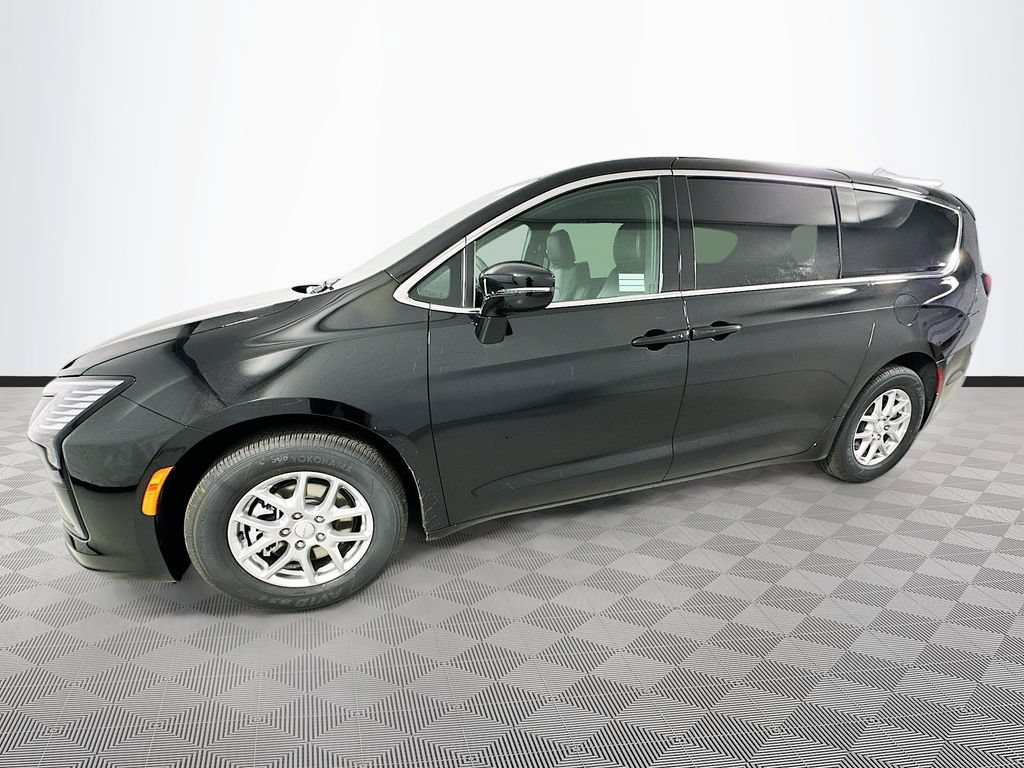 New 2027 Chrysler Pacifica Select FWD image 26