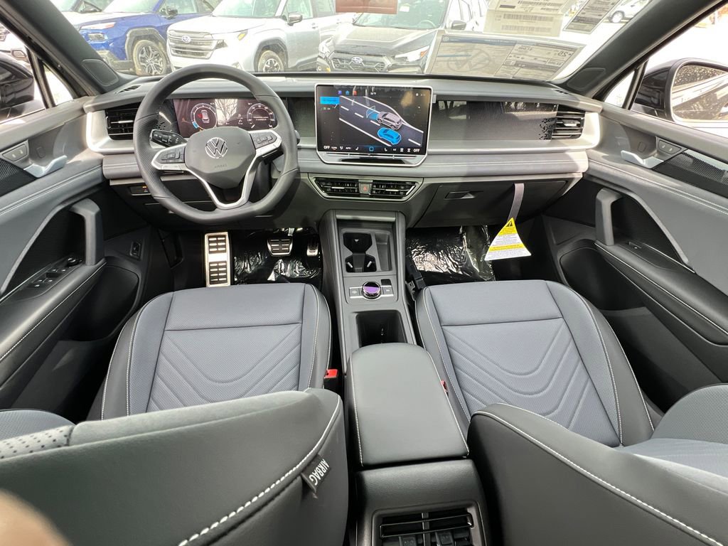 New 2026 Volkswagen Tiguan SE R-Line image 17