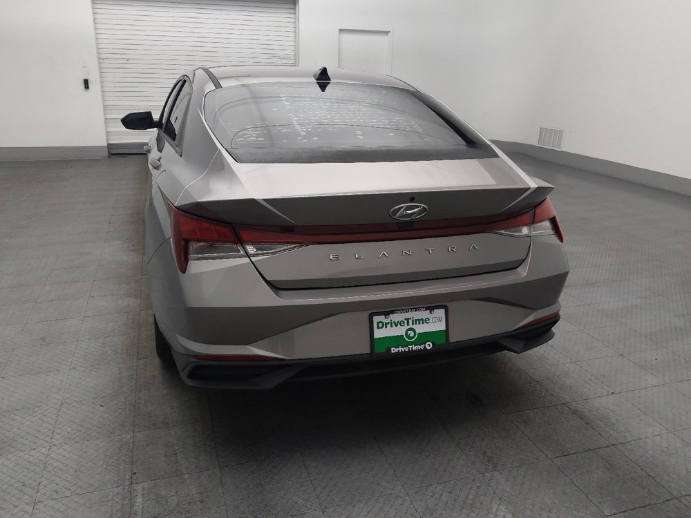 Used 2021 Hyundai Elantra SE image 6