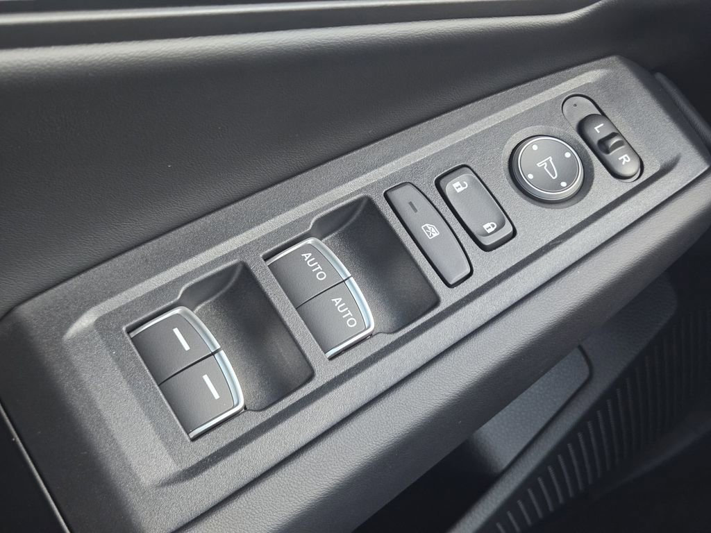 Certified 2025 Honda Accord SE image 30