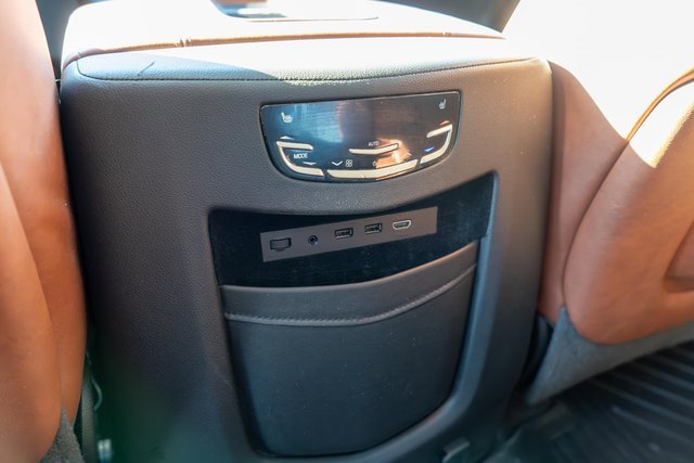 Used 2019 Cadillac Escalade Luxury image 14