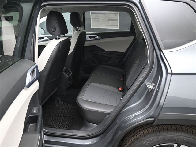 New 2026 Volkswagen Taos SE image 11