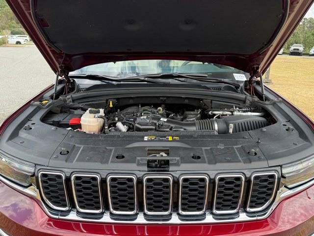 Used 2024 Jeep Grand Cherokee Limited AWD/4WD image 31