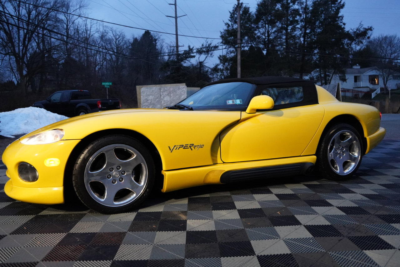 Used 1994 Dodge Viper RT/10 image 11