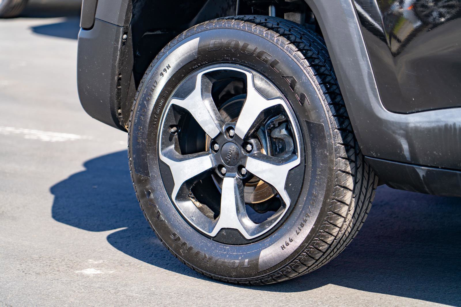 Used 2020 Jeep Renegade Trailhawk w/ Popular Equipment Group AWD/4WD image 5