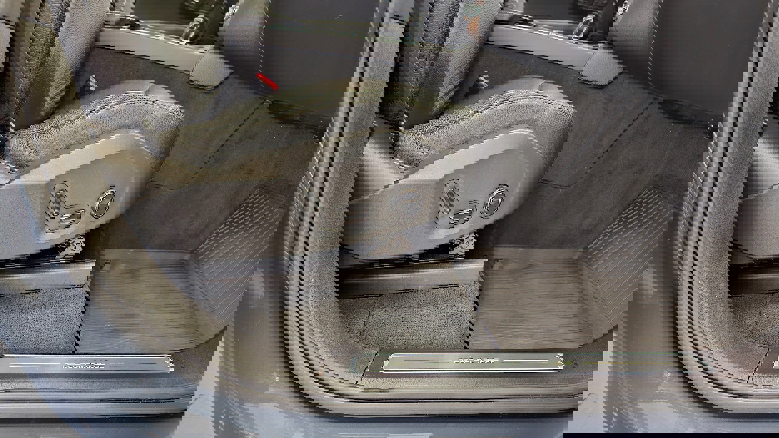 Certified 2022 Volvo XC90 T8 Inscription Expression w/ Advanced Package image 14